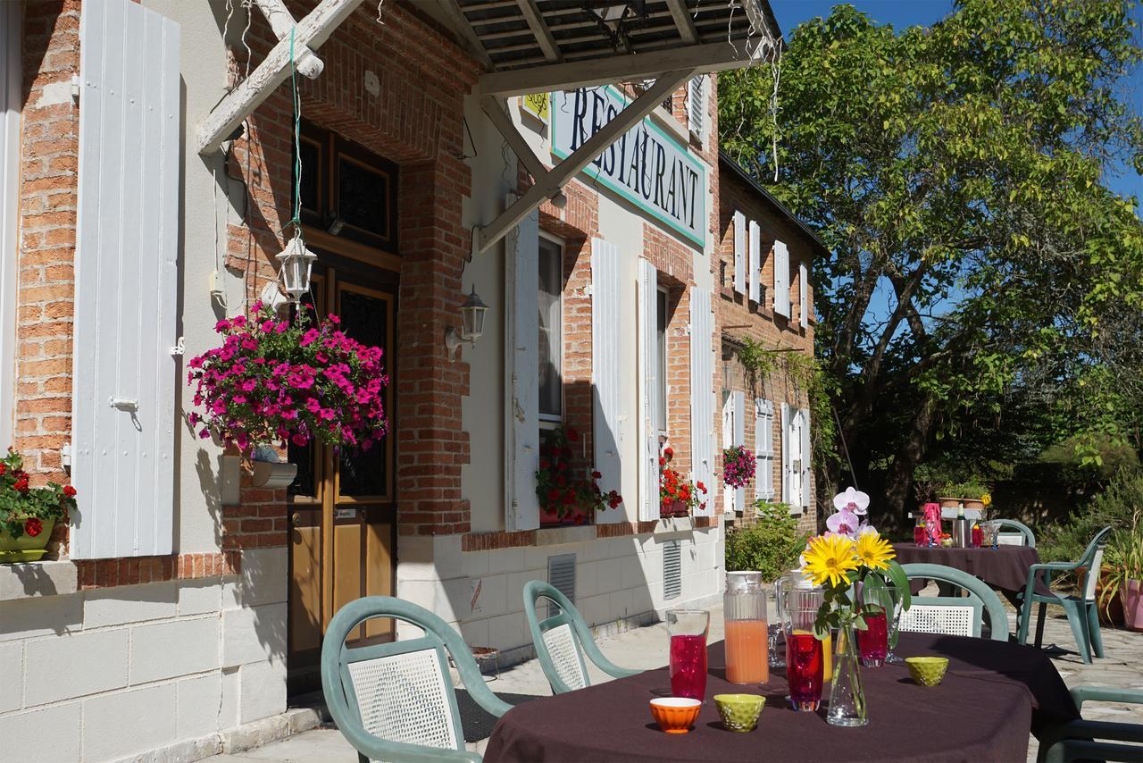 Hotel Restaurant La Sauldraie Salbris Exterior foto